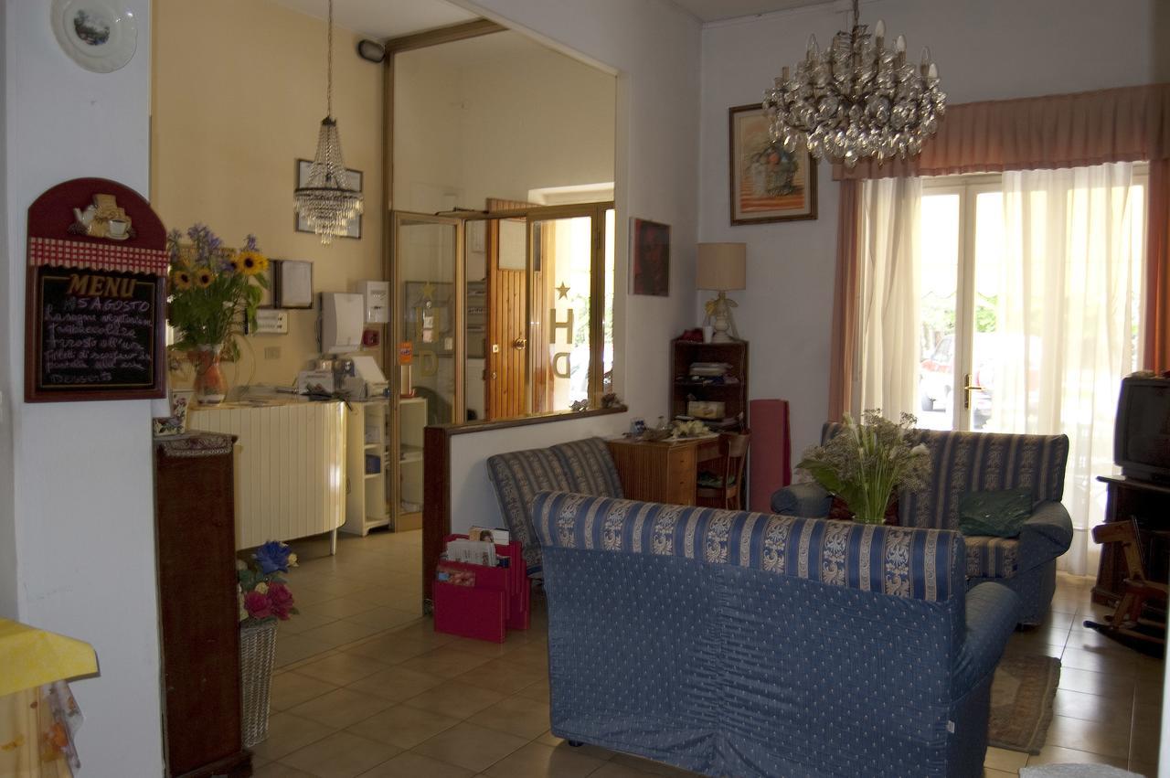 וירג'יו Hotel Delhy מראה חיצוני תמונה